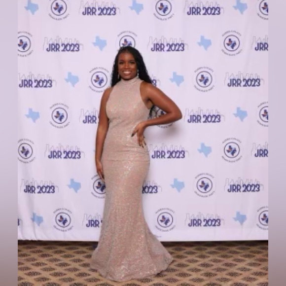 Portia and Scarlett Dress Silver Gown - Picture 6 of 6